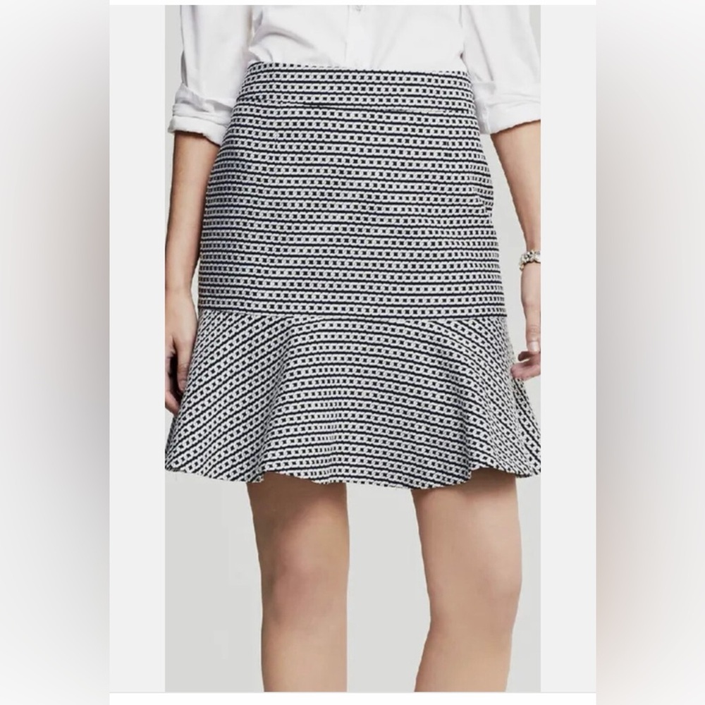 Banana Republic Chain Print Flounce Skirt Lined Women’s size 0P 0 Petite NWT